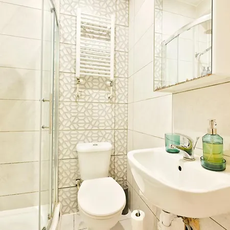 Steps From Stadium With Parking & Fantastic Transport Links! London Exterior photo