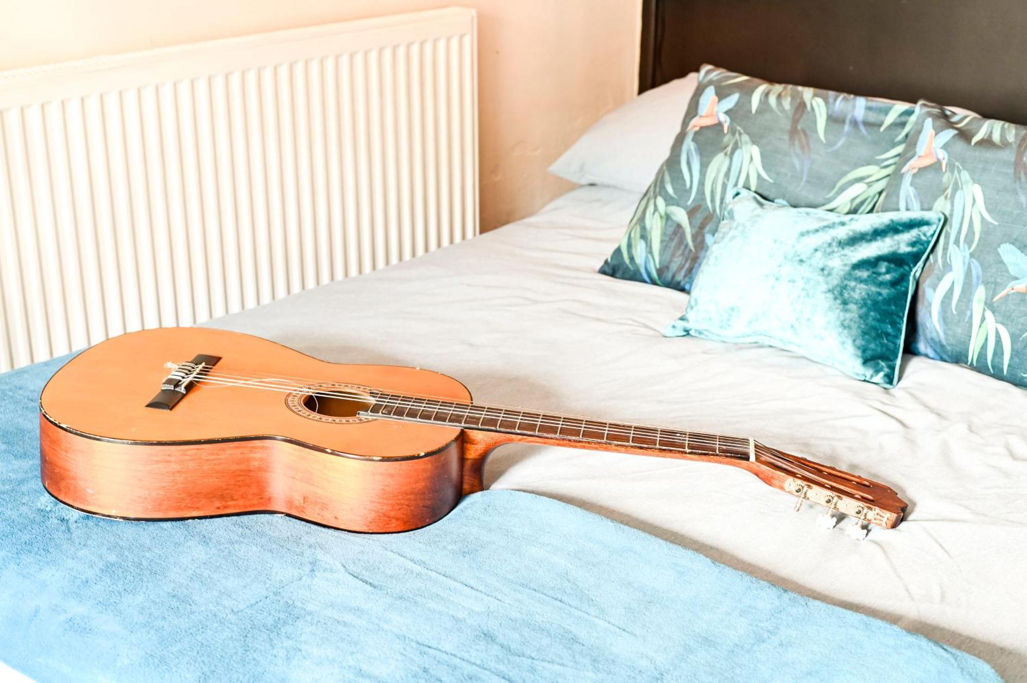 Steps From Stadium With Parking & Fantastic Transport Links! London